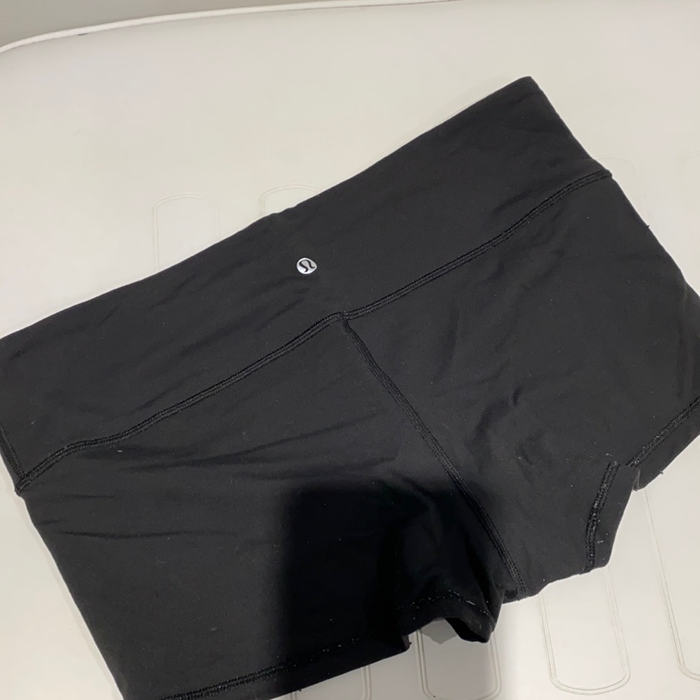 Lululemon booty shorts